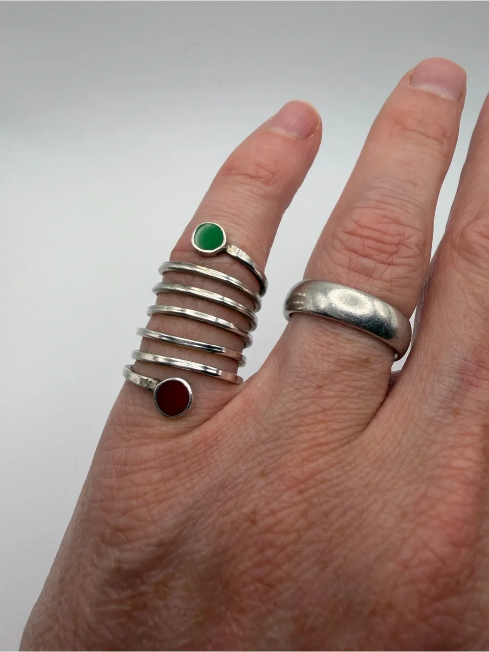 Sterling Silver Spiral Wrap Ring w/ Green and Red Enamel Cabochons Size 6 - 6.5g